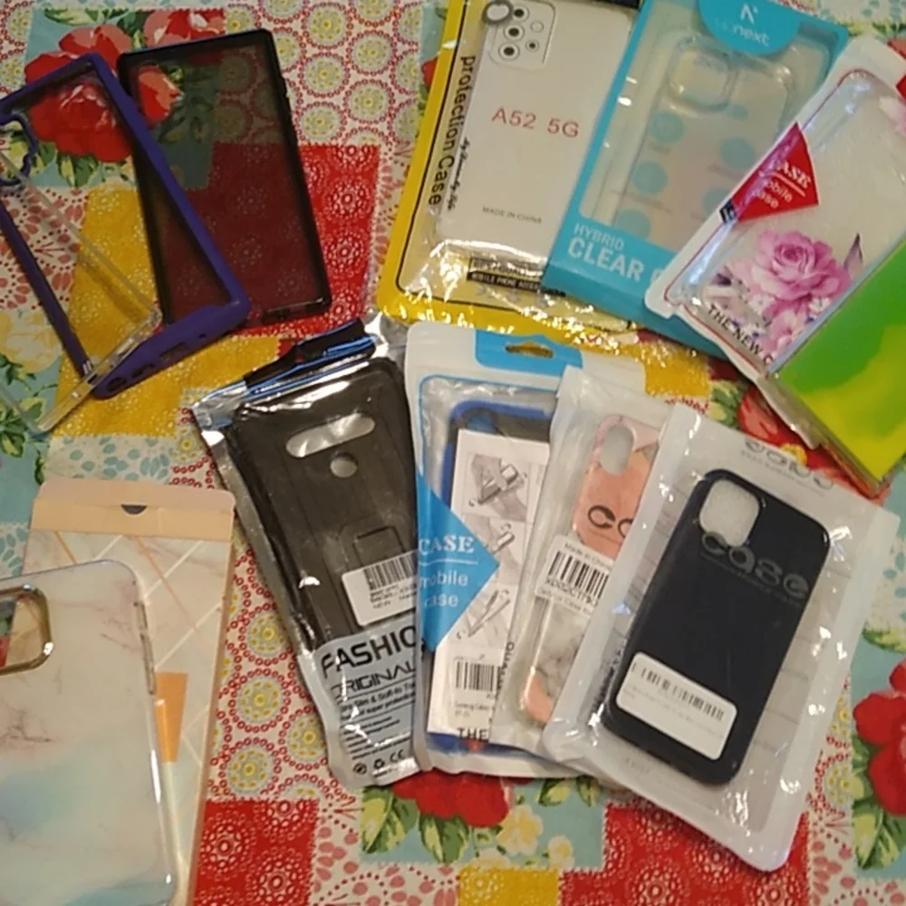 Phone cases bundle - Picture 1 of 16